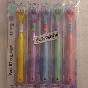 NWT SUPER SOFT 3-Headed Toothbrush & Tongue Scraper Really get your gums clean!